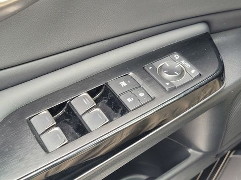 Used 2022 Lexus ES 300h w/ Premium Package image 16