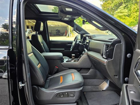 Used 2023 GMC Sierra 1500 AT4 w/ Technology Package AWD/4WD image 36