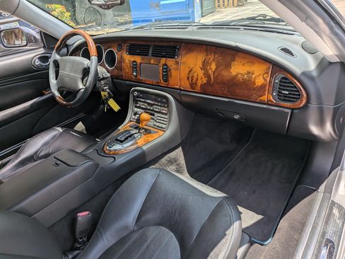 Used 2003 Jaguar XK8 Convertible RWD image 15