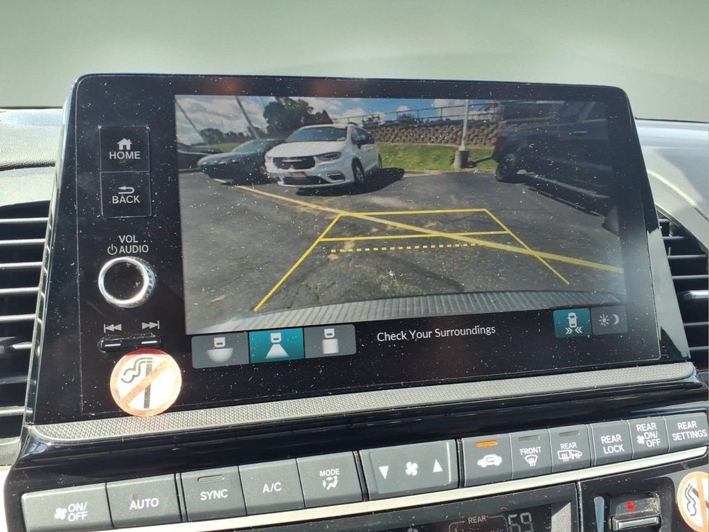 Used 2025 Honda Odyssey EX-L image 10