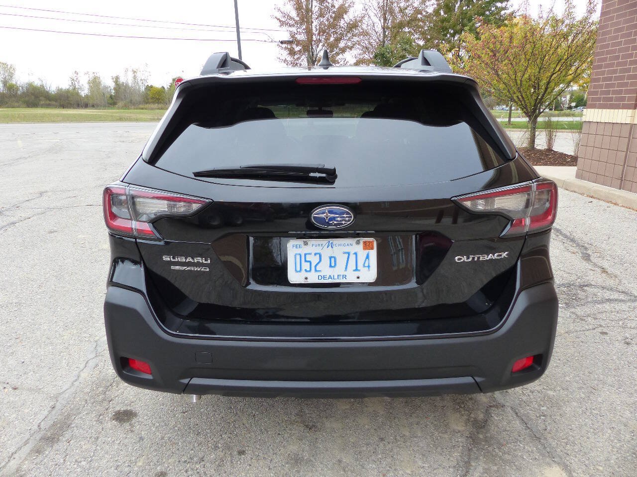 Used 2023 Subaru Outback Premium AWD/4WD image 8