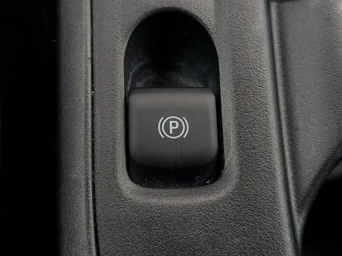 Used 2025 Toyota Corolla LE image 27