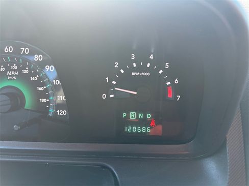 Used 2010 Dodge Journey R/T w/ Navigation & Sound Group I image 24