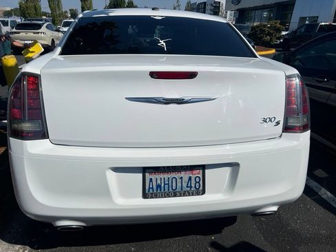 Used 2014 Chrysler 300 S RWD image 6