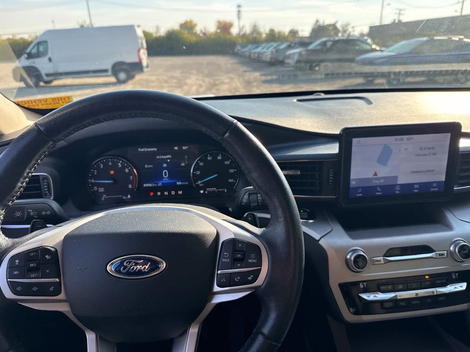 Used 2021 Ford Explorer XLT w/ Equipment Group 202A AWD/4WD image 18