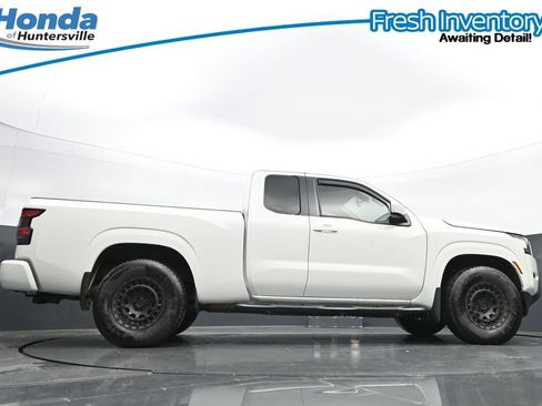 Used 2024 Nissan Frontier SV RWD image 33