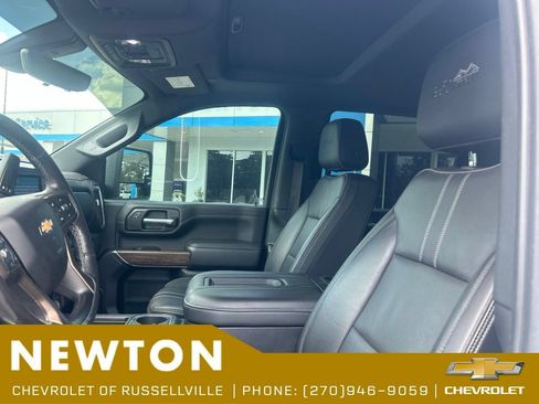 Used 2020 Chevrolet Silverado 2500 High Country w/ Technology Package AWD/4WD image 4