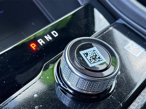 New 2025 Jeep Grand Cherokee Altitude image 18