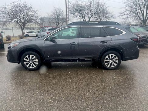 Certified 2025 Subaru Outback Premium AWD/4WD image 3
