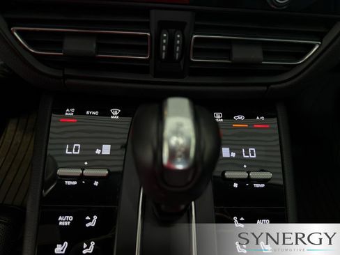 Used 2023 Porsche Macan AWD/4WD image 13