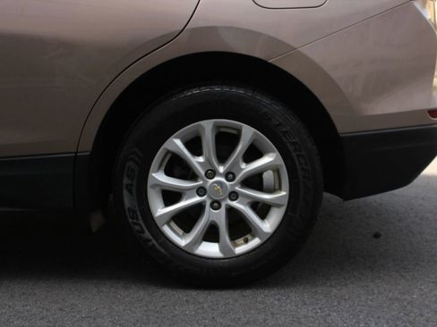 Used 2018 Chevrolet Equinox LT image 10