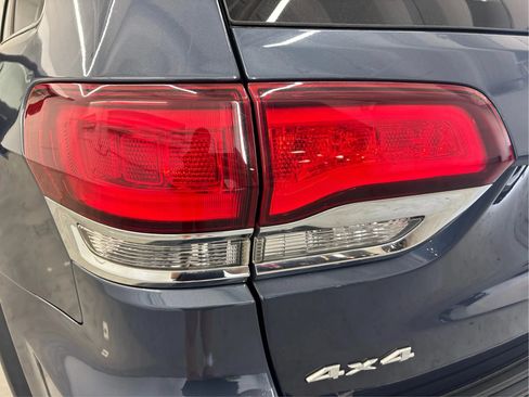 Used 2020 Jeep Grand Cherokee Limited w/ Premium Lighting Group AWD/4WD image 33