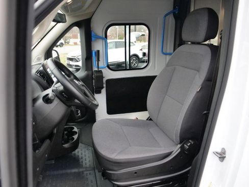 Used 2024 RAM ProMaster 3500 w/ Delivery Van Package image 3