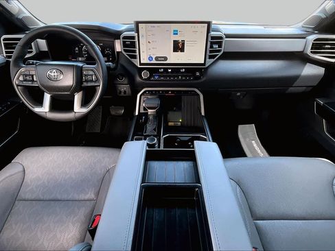 Used 2025 Toyota Tundra Limited AWD/4WD image 16