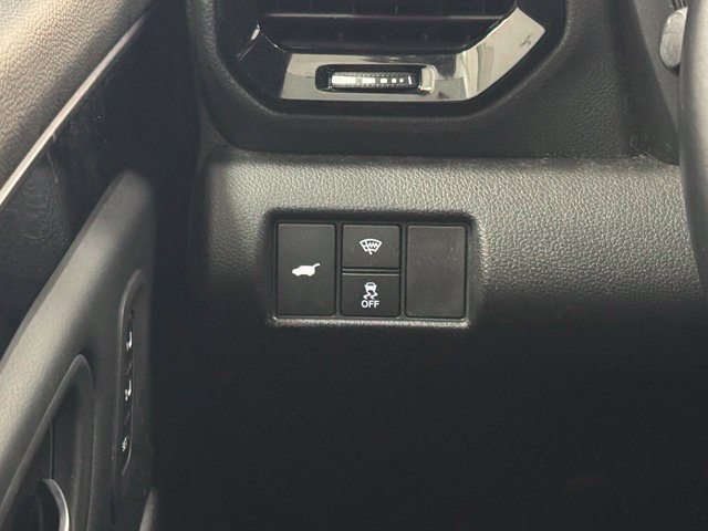Used 2025 Honda Pilot TrailSport image 11