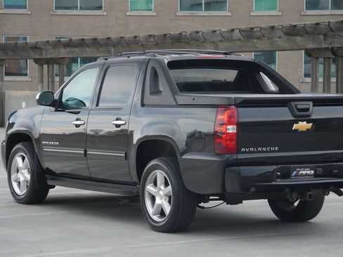 Used 2012 Chevrolet Avalanche LT w/ All-Star Edition image 4
