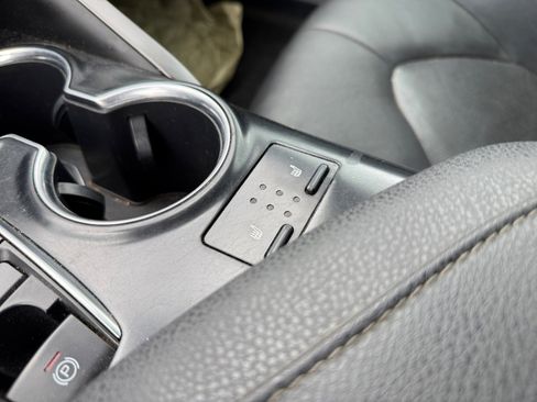 Used 2020 Toyota Camry XSE w/ Carpet Mat Package image 16