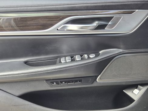 Used 2020 BMW 740i w/ Premium Package RWD image 20