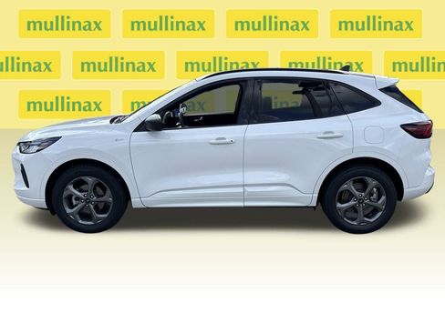 Certified 2023 Ford Escape ST-Line w/ Tech Pack #1 image 9