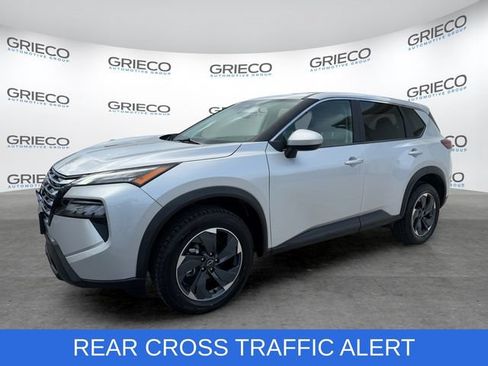 Used 2025 Nissan Rogue SV FWD image 3