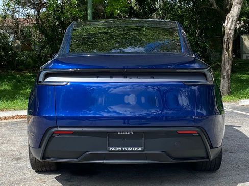 Used 2026 Tesla Model Y Long Range image 8