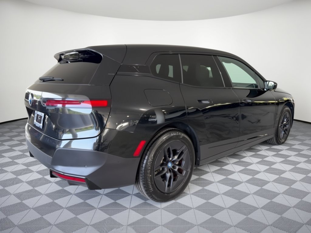 Certified 2024 BMW iX xDrive50 w/ Premium Package AWD/4WD image 7