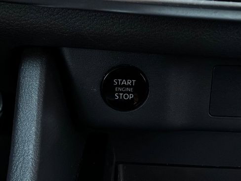 Used 2025 Nissan Rogue SV FWD image 26