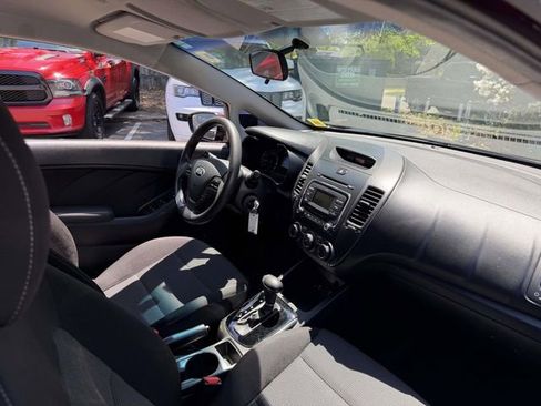 Used 2018 Kia Forte LX FWD image 12