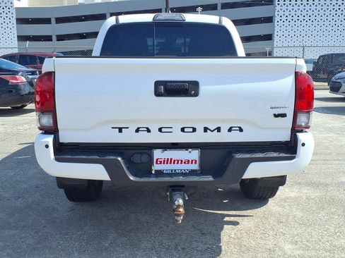 Used 2018 Toyota Tacoma TRD Sport w/ Technology Package RWD image 23