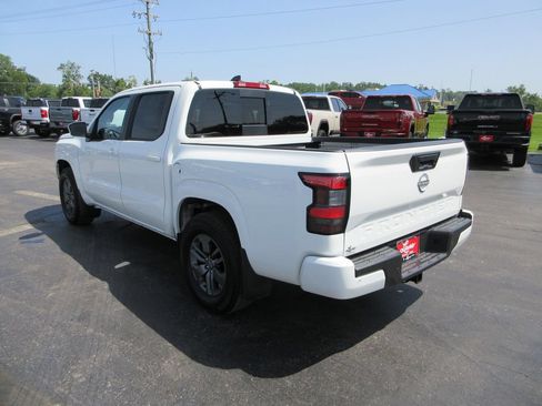 Used 2025 Nissan Frontier SV w/ SV Convenience Package RWD image 9