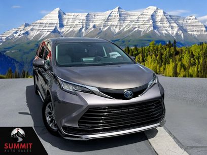 Used 2021 Toyota Sienna LE