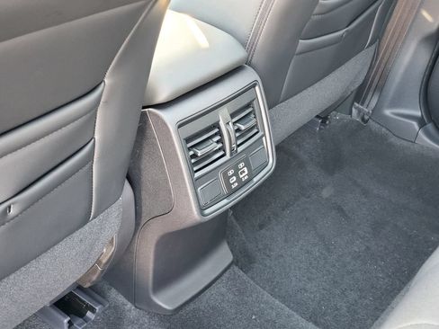 Used 2026 Subaru Forester Premium AWD/4WD image 24