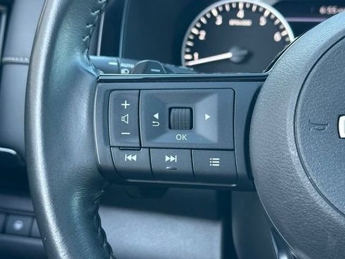 Used 2023 Nissan Pathfinder SV w/ SV Premium Package AWD/4WD image 38