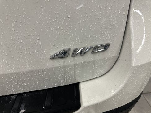 Used 2023 Ford Explorer XLT w/ Equipment Group 202A image 7