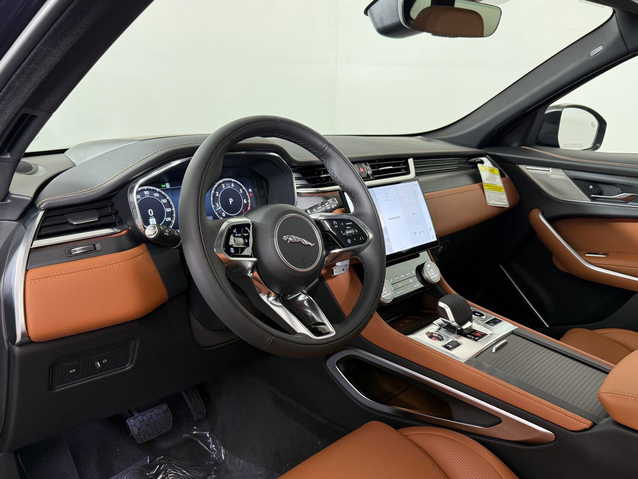 New 2026 Jaguar F-PACE R-Dynamic S AWD/4WD image 4