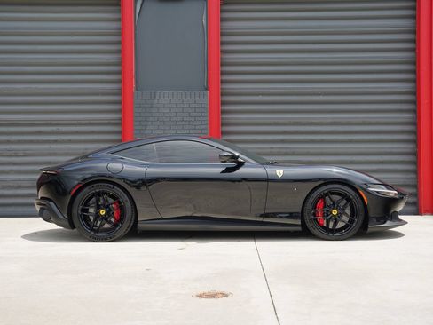 Used 2023 Ferrari Roma RWD image 8