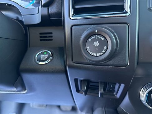 Used 2021 Ford Expedition Limited image 22