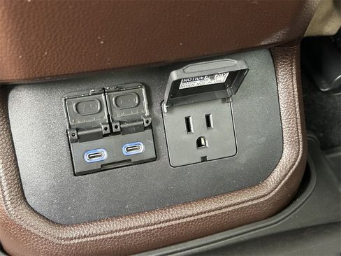 Certified 2022 Toyota Highlander Platinum image 25