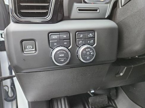 Used 2024 GMC Sierra 3500 AT4 w/ AT4 Preferred Package image 25