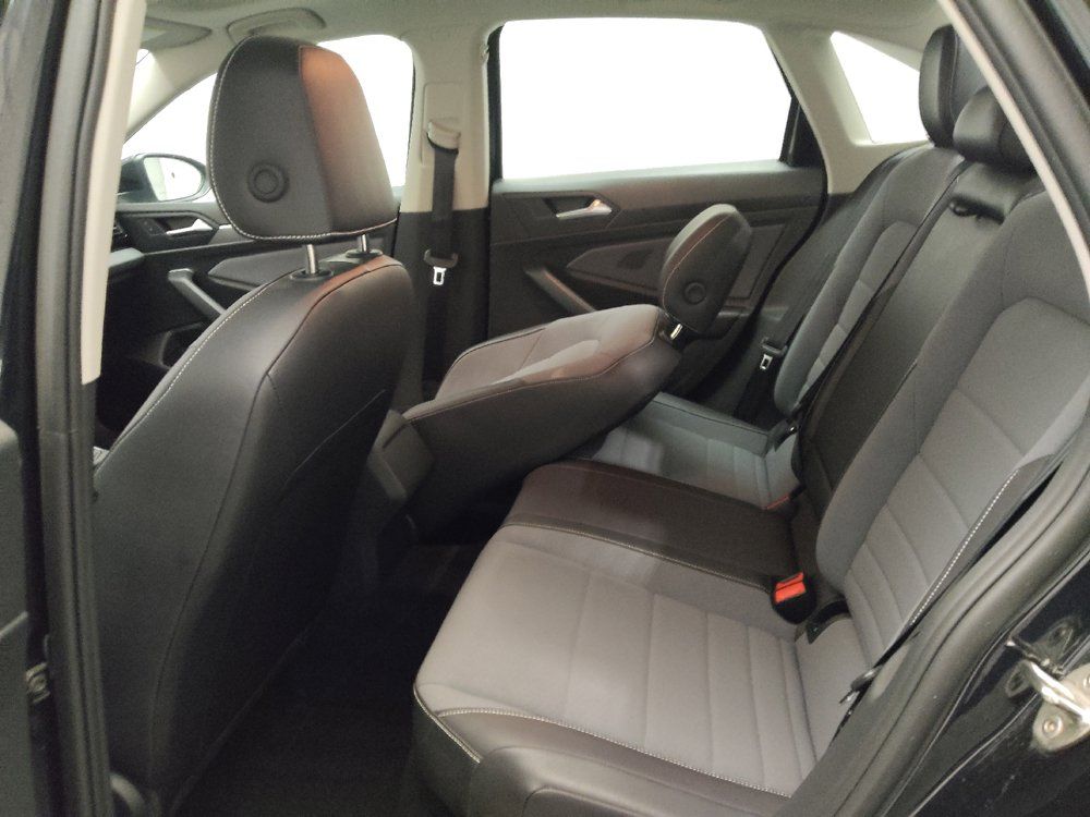 Used 2025 Volkswagen Jetta SE FWD image 18