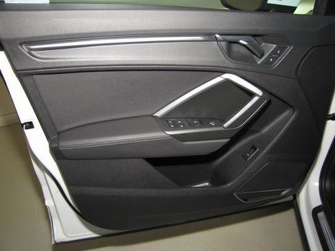 Used 2020 Audi Q3 2.0T Prestige w/ Prestige Package image 11