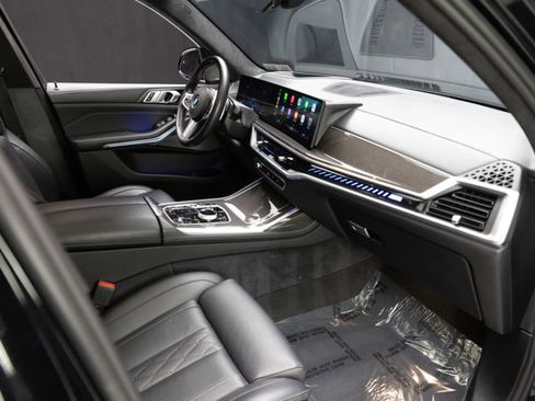 Used 2024 BMW X7 M60i w/ Executive Package image 64
