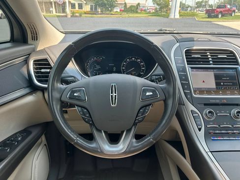 Used 2018 Lincoln MKX Reserve w/ Lincoln MKX Climate Package AWD/4WD image 15