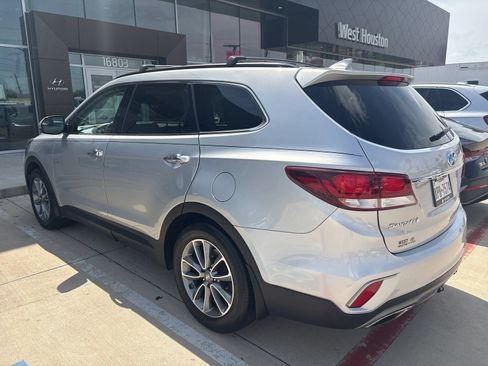 Used 2017 Hyundai Santa Fe SE w/ Cargo Package AWD/4WD image 5