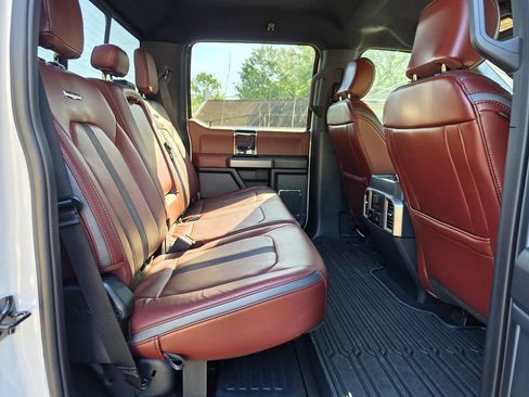 Used 2022 Ford F250 Platinum image 37