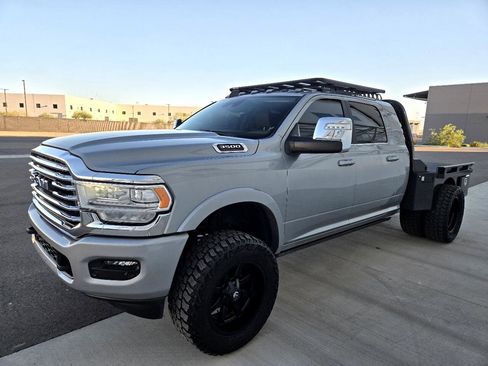 Used 2024 RAM 3500 Limited w/ Safety Group image 6