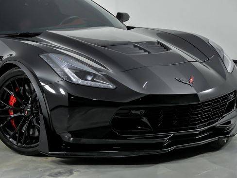 Used 2016 Chevrolet Corvette Z06 w/ 3LZ Preferred Equipment Group image 3