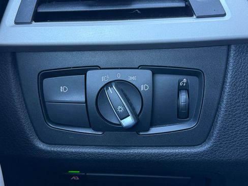 Used 2018 BMW 320i xDrive Sedan w/ Convenience Package image 34