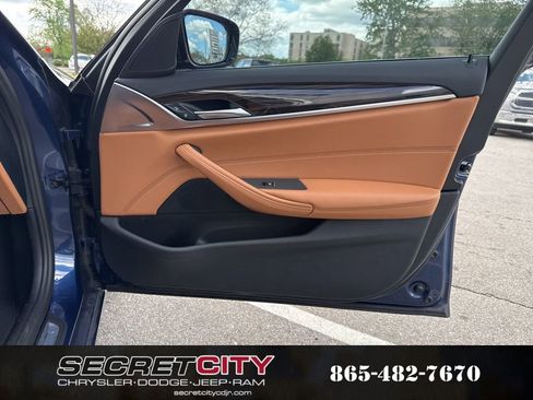 Used 2022 BMW 530i xDrive w/ Convenience Package image 11