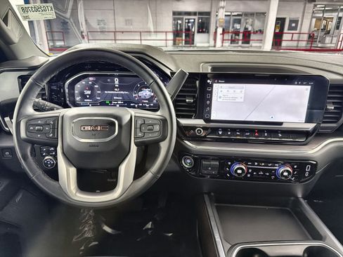 Used 2024 GMC Sierra 2500 SLT w/ SLT Premium Package image 16